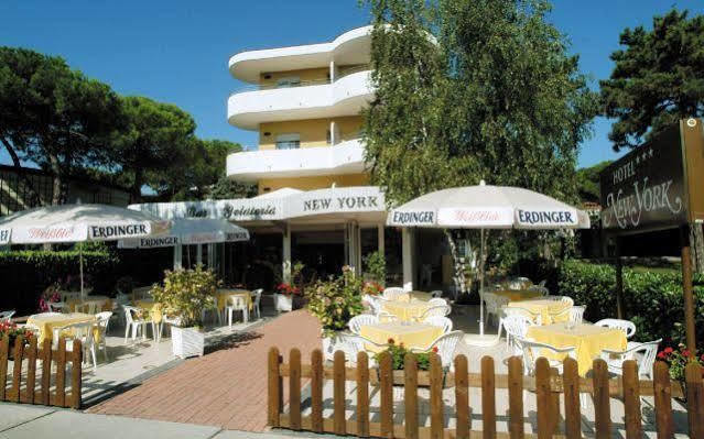 Hotel New York Lignano Sabbiadoro Exterior foto