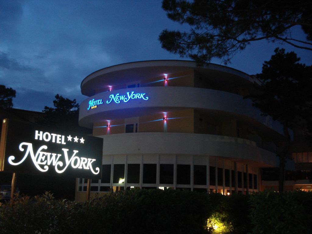 Hotel New York Lignano Sabbiadoro Exterior foto